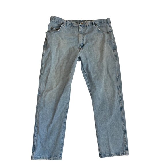 Wrangler Jeans Men's Size 44x32 Light Blue Denim  Work Wear Jeans - Picture 2 of 7